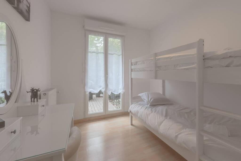 Garden Apartment Next To Disneyland Bussy-Saint-Georges Eksteriør billede